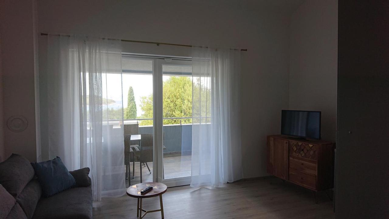 Irena Apartment Cres Exterior photo