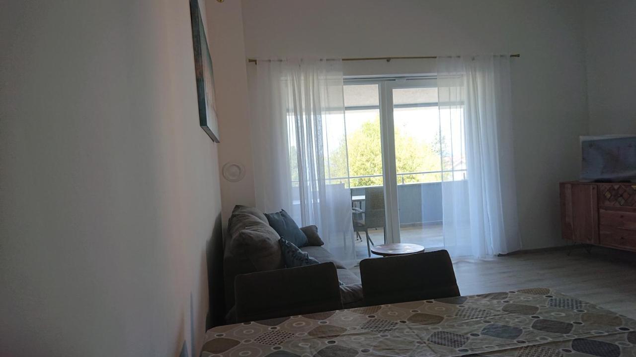 Irena Apartment Cres Exterior photo