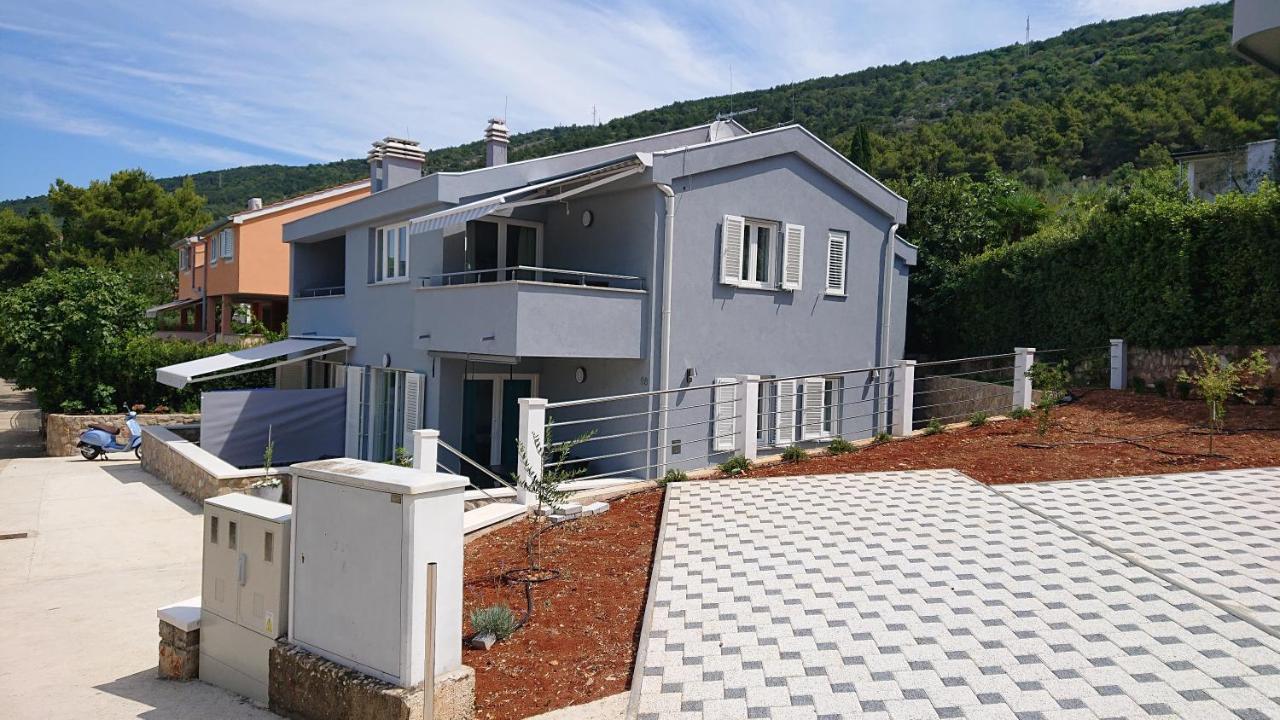 Irena Apartment Cres Exterior photo