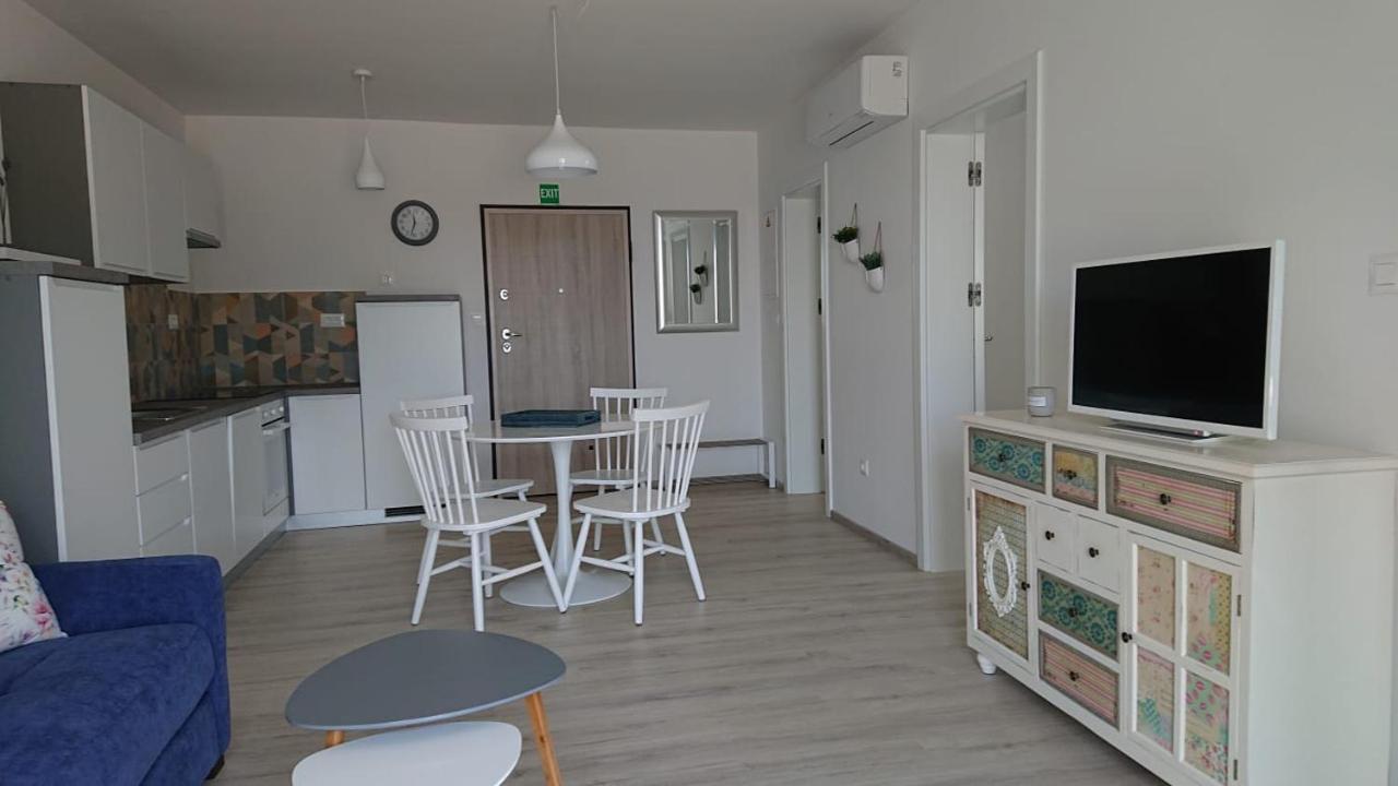 Irena Apartment Cres Exterior photo