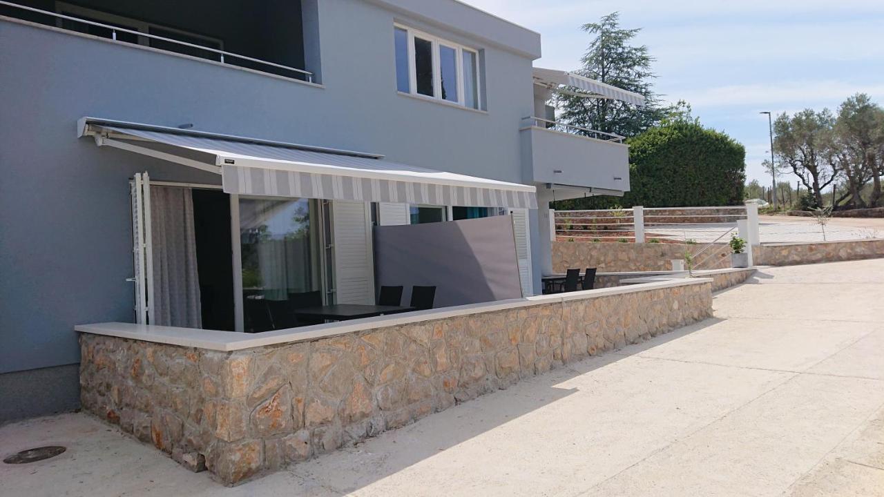 Irena Apartment Cres Exterior photo